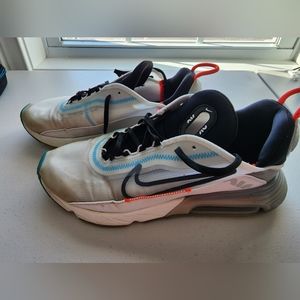 AIR MAX 2090 PURE PLATINUM